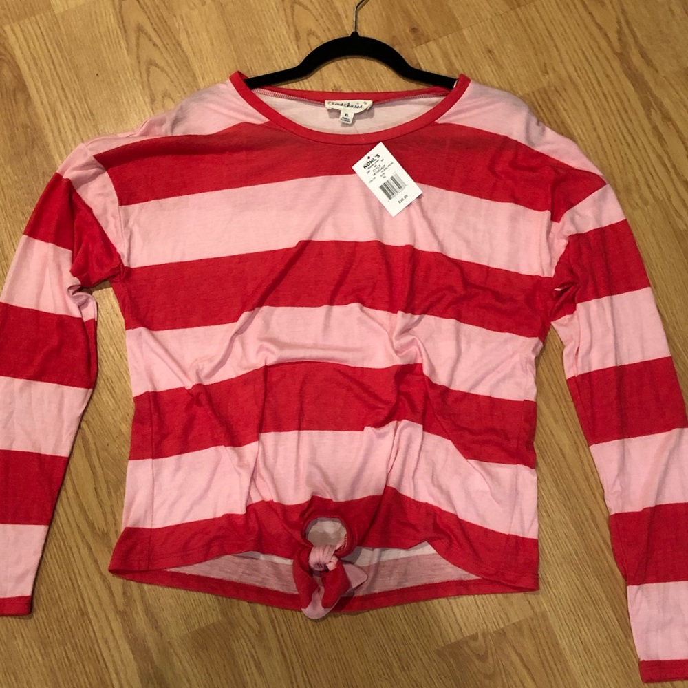 Woman’s Tie Front Top